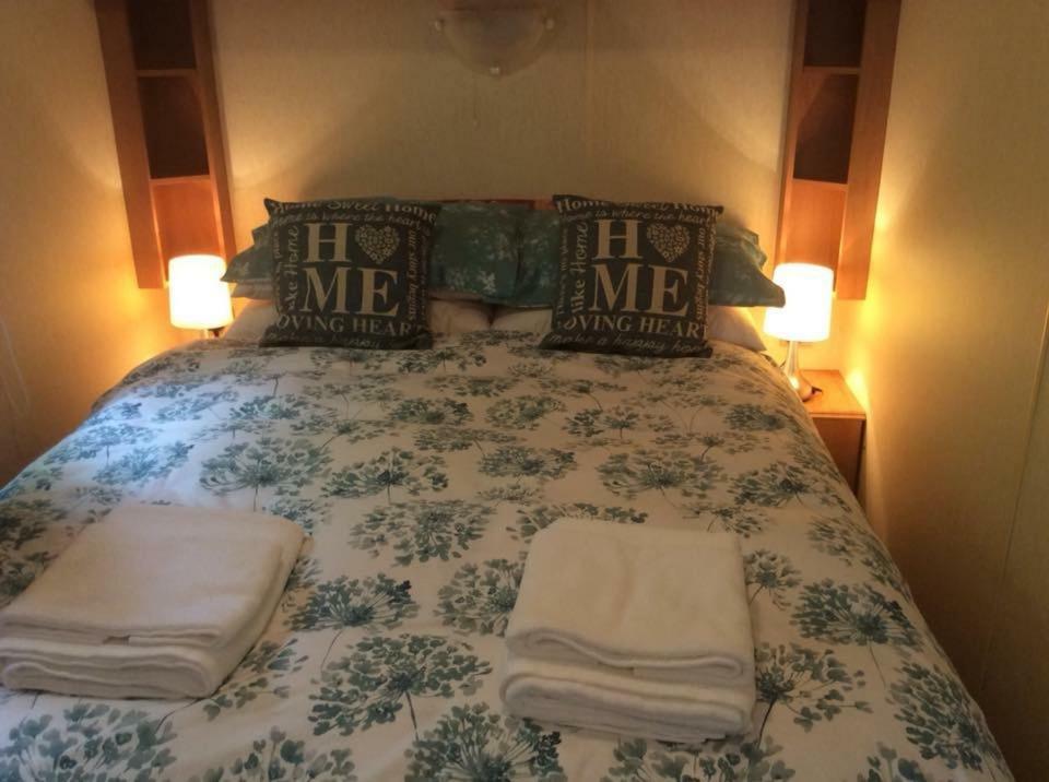 Luxury 6 Bed Static Hotel Ludchurch Екстериор снимка